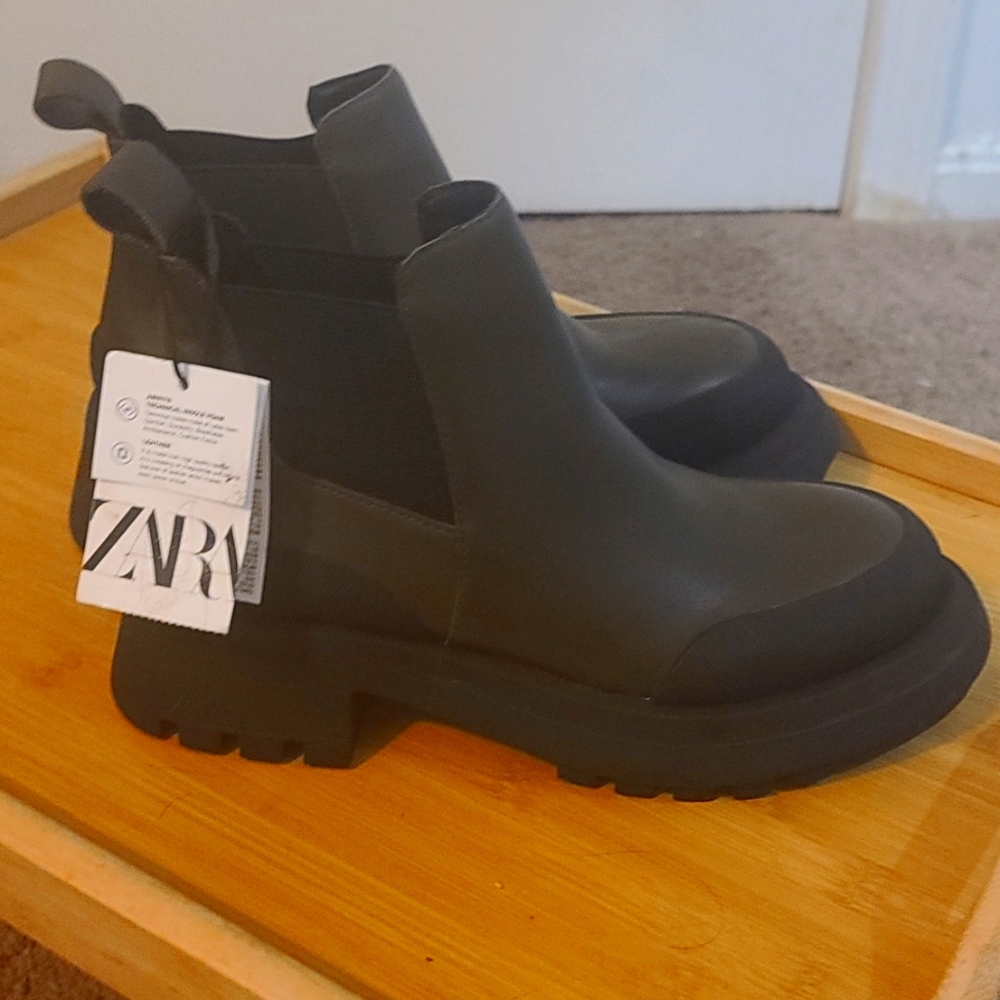 ZARA Brown & Black Boots